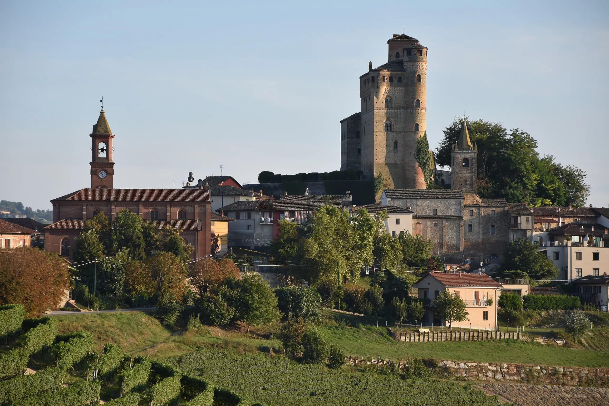 Castello di Serralunga d'Alba above the village and vineyards